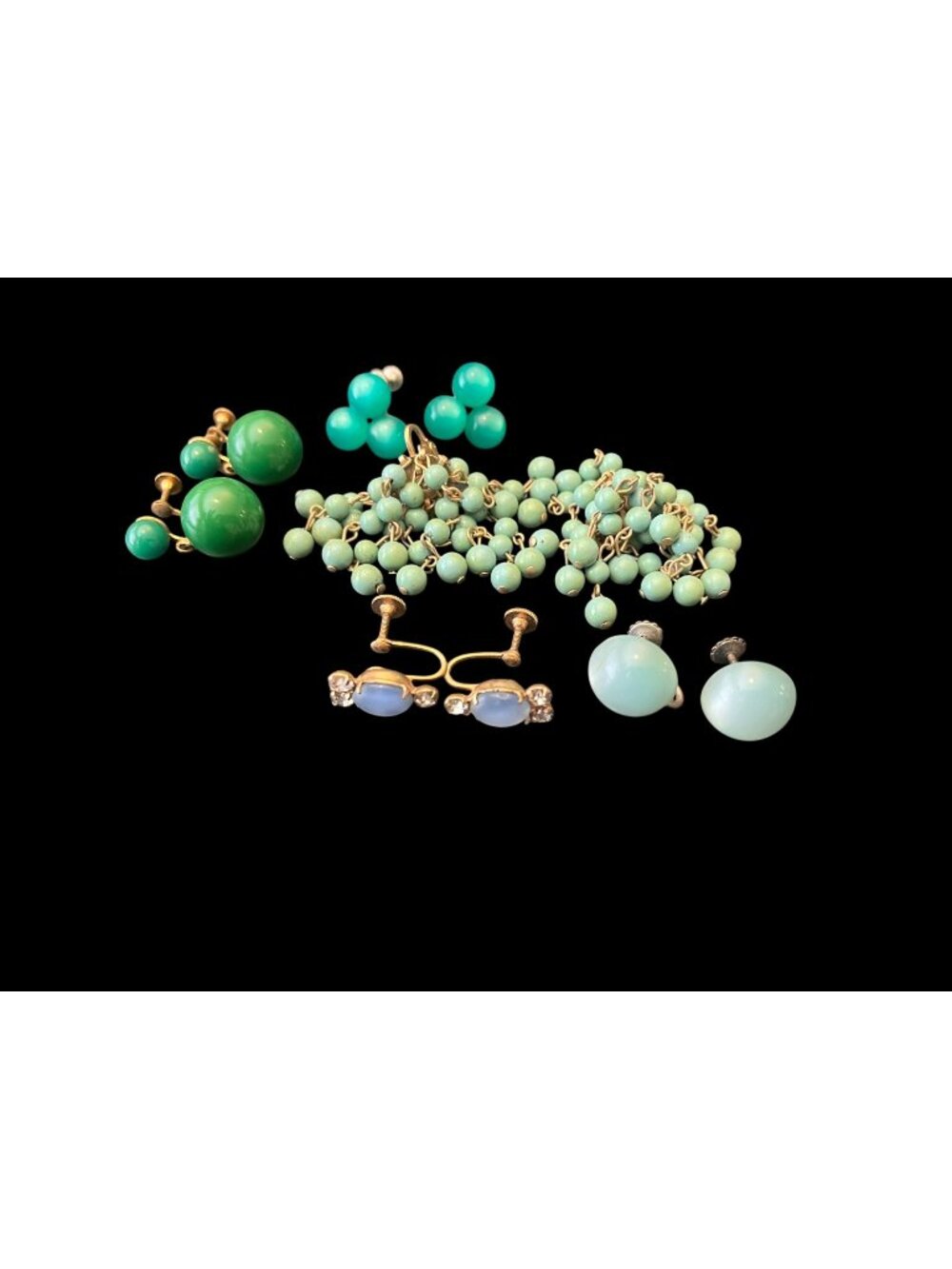 Vintage Beautiful Screw Back Clip On Earrings Blue/Green Lot of 5